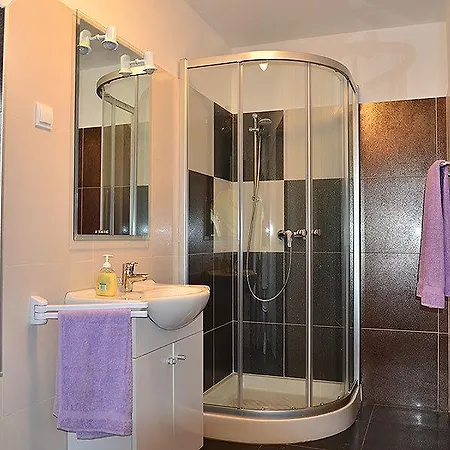 Letizia Vila Oprtalj