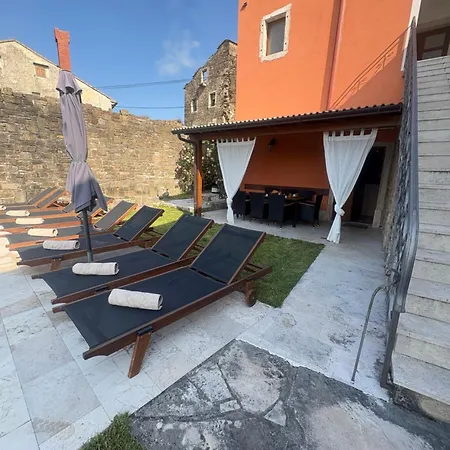 Vila Letizia *